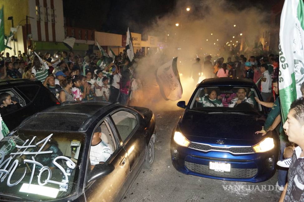 $!Así festejó Saltillo el título del Santos Laguna (fotos)