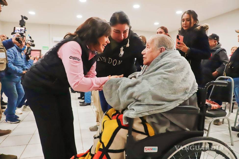 $!Liliana Salinas Valdés, Presidenta Honoraria del DIF Coahuila, durante la entrega de equipamiento en una de las Unidades Básicas de Rehabilitación, con el fin de mejorar los servicios a las personas con discapacidad en la región Norte.