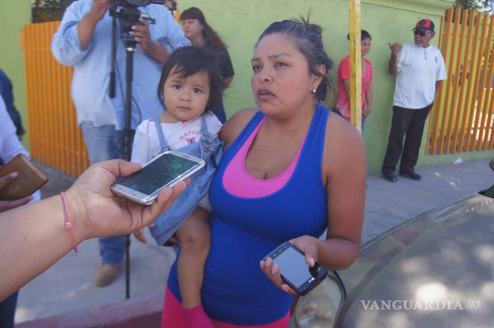 $!Padres protestan en escuela de Castaños para exigir que sean expulsados niños acusados de abuso sexual