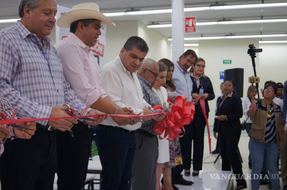 $!Gobernador inaugura nueva sucursal de Súper Gutiérrez en Monclova