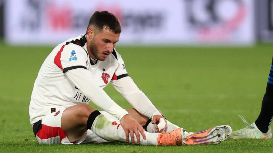 El delantero mexicano podría ver limitada su participación con Leão, Pulisic y Nkunku como titulares en el ataque.