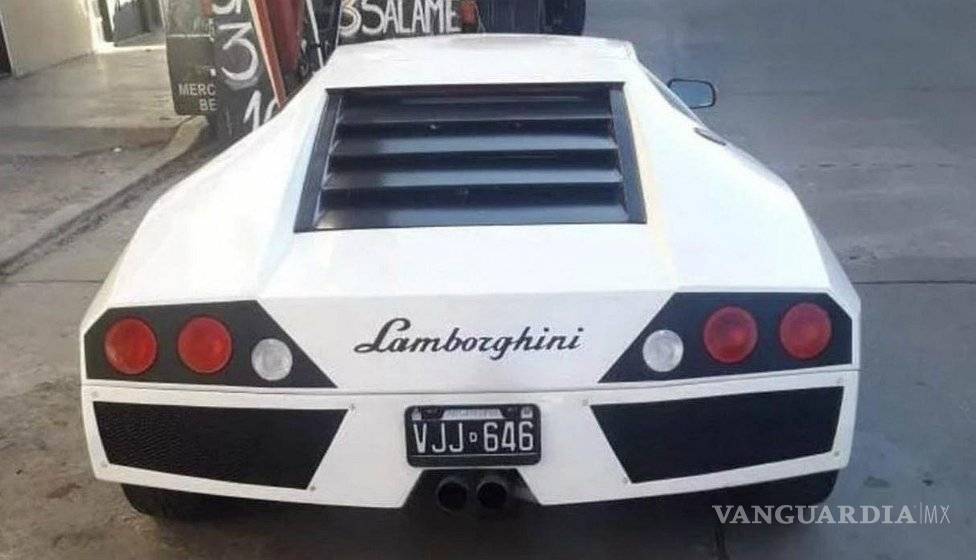 $!Creó su propio 'Lamborghini' con partes de autos usados