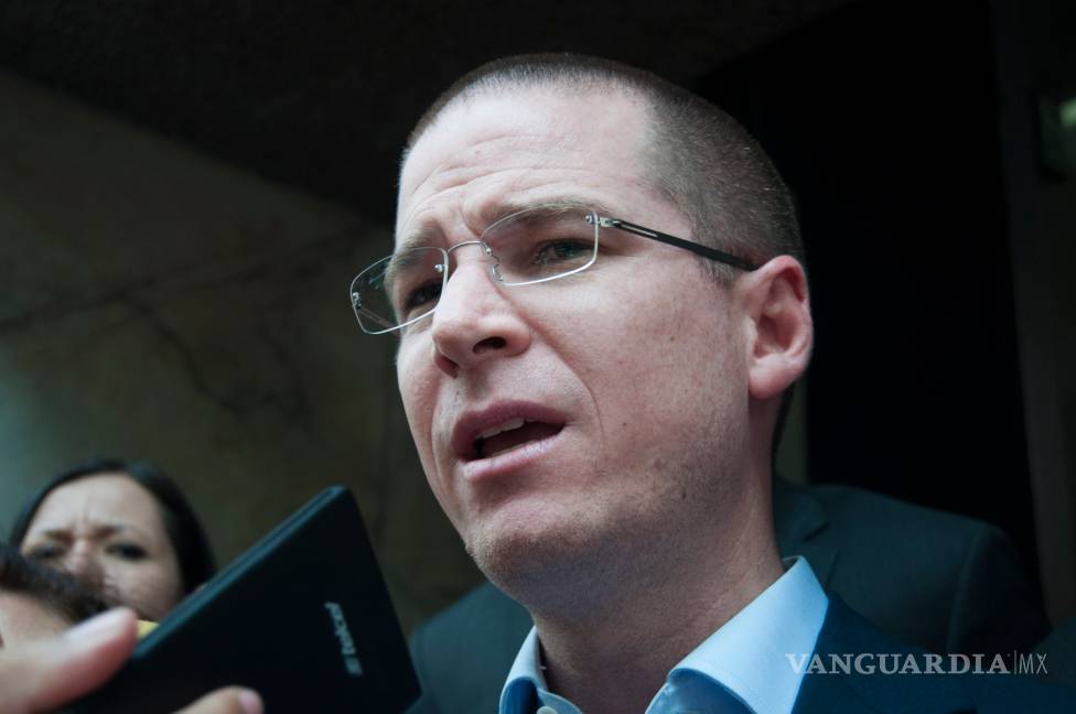 Inaceptable cerrar los ojos ante devaluación del peso: Anaya