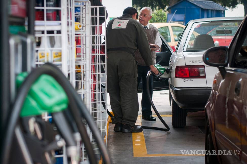 $!El número de autos en circulación, causa de contaminación: ecologistas