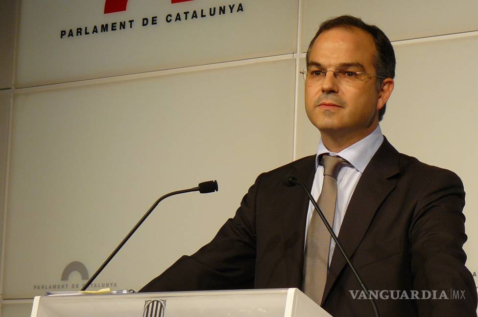 Buscan líderes catalanes impedir que el gobierno español asuma el de Cataluña