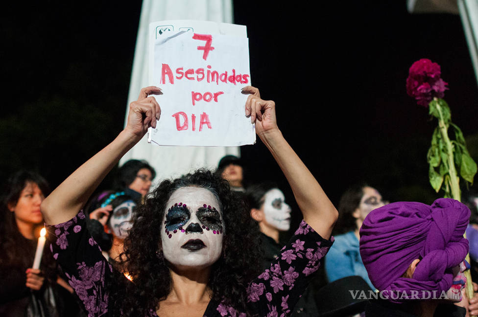 $!'”Ni una más', catrinas marchan contra los feminicidios (fotos)