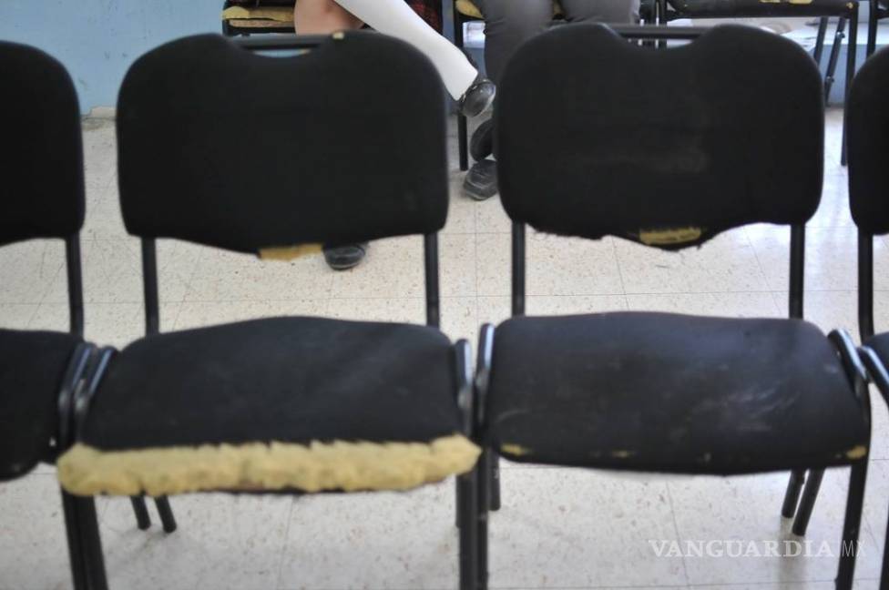 $!CANACO dona mobiliario a oficina de pasaportes en Monclova
