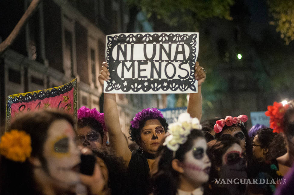 $!'”Ni una más', catrinas marchan contra los feminicidios (fotos)