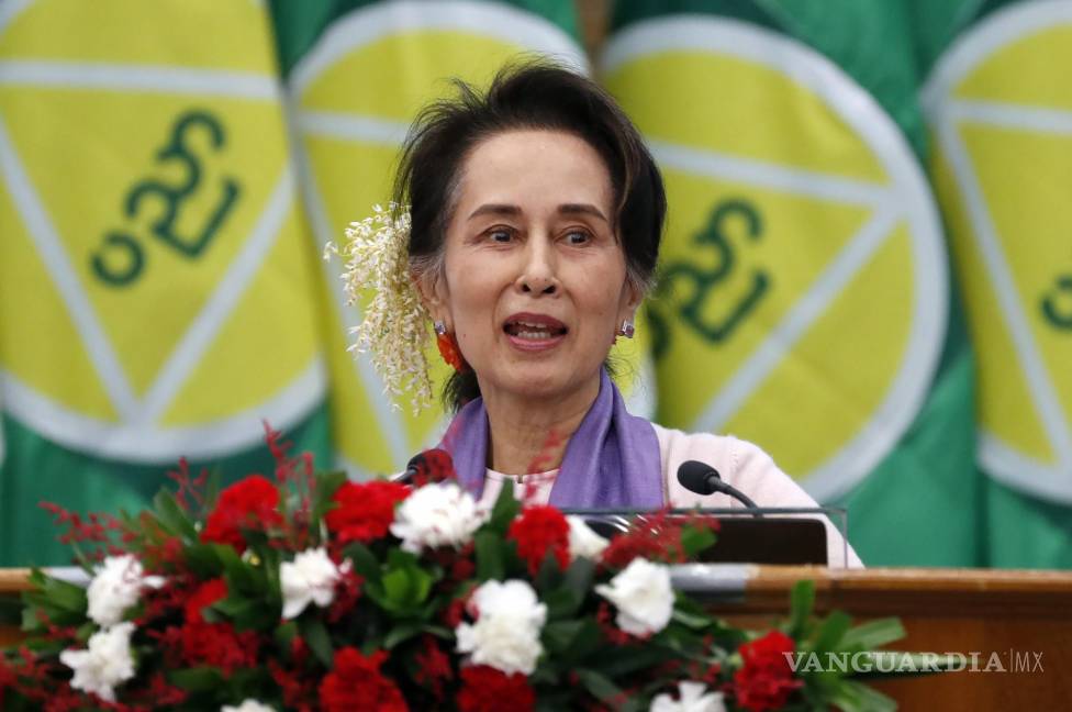 $!La entonces presidenta de Myanmar, Aung San Suu Kyi, ofrece un discurso en Naipyidó, Myanmar, el 28 de enero de 2020.