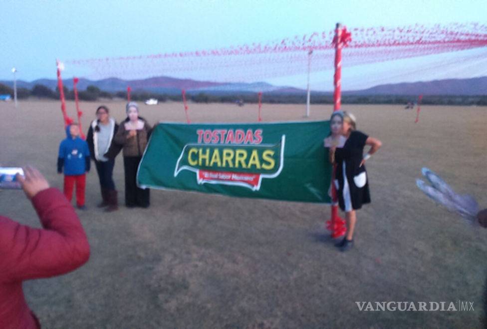 $!Ya llegaron los primeros invitados a los XV años de Rubí