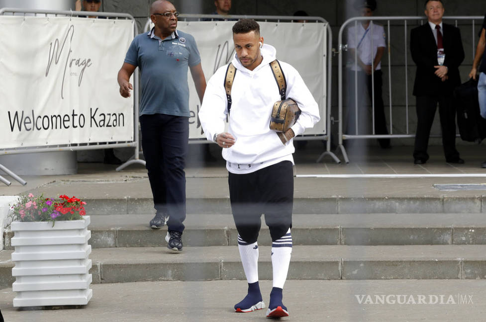 $!Neymar vuelve a jugar fútbol callejero