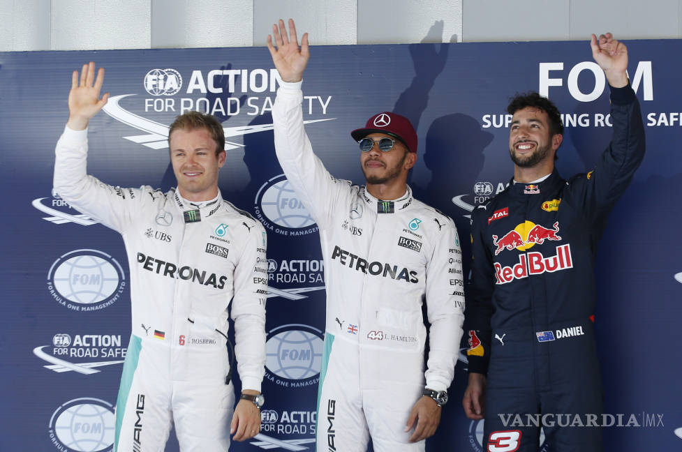 $!Verstappen triunfa en el Grand Prix de España; Hamilton choca con Rosberg
