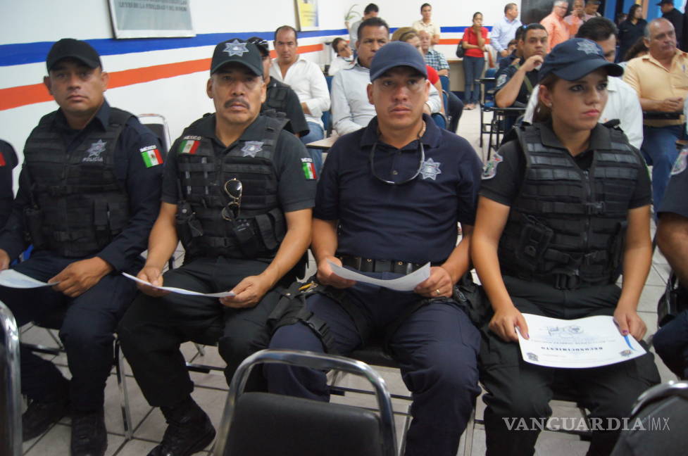 $!Ayuntamiento prepara demanda contra empresa que amenaza con embargar a policías de Monclova
