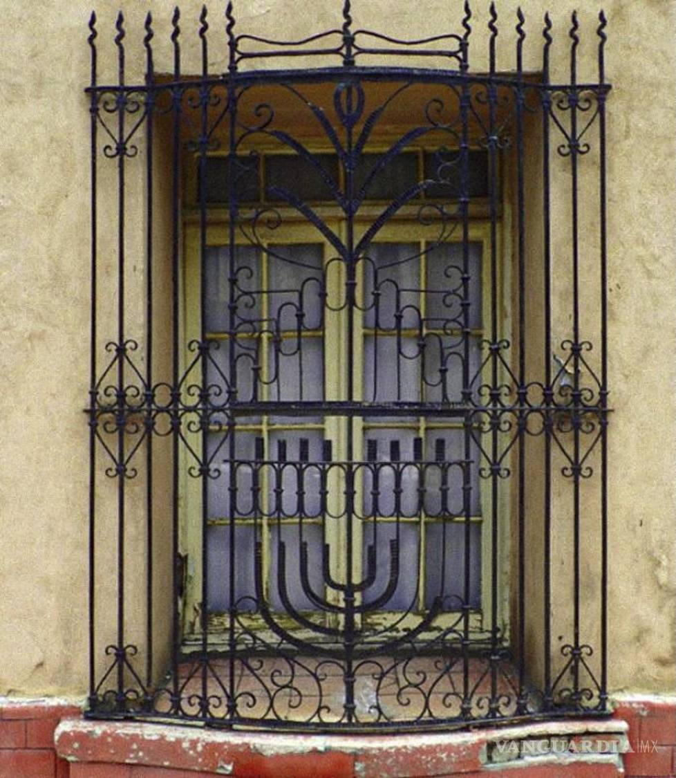 $!Investigadores indagan en el patrimonio sefardí de las ventanas del centro de Saltillo