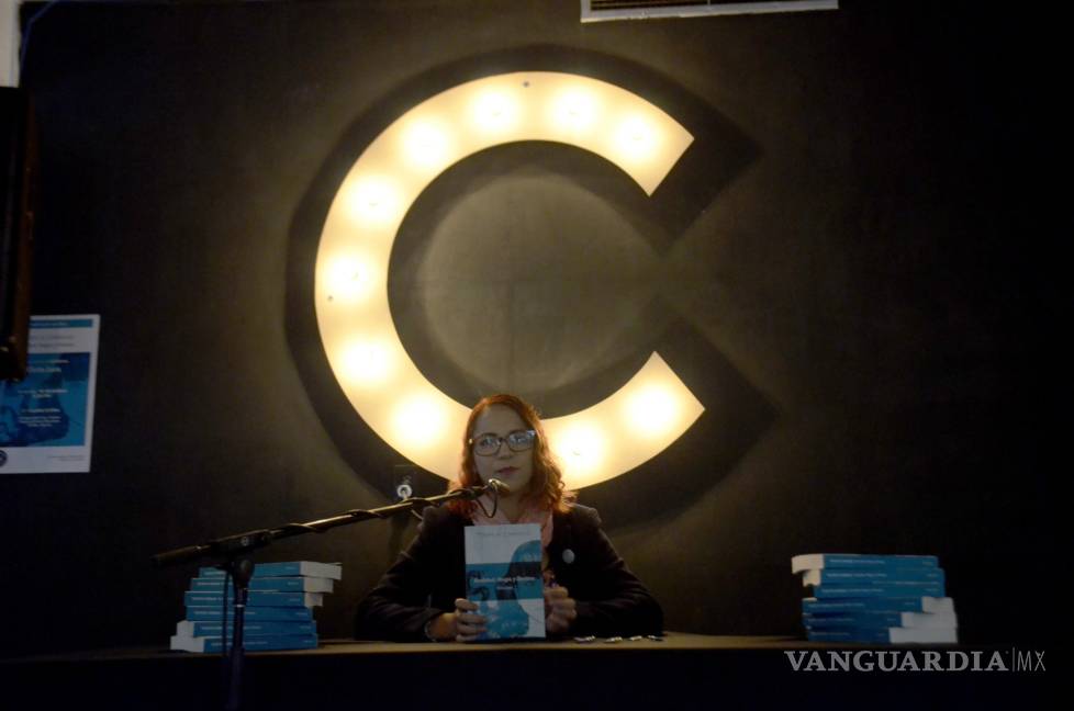 Ángeles Lara presenta Capital Coffee un libro que nació desde su infancia