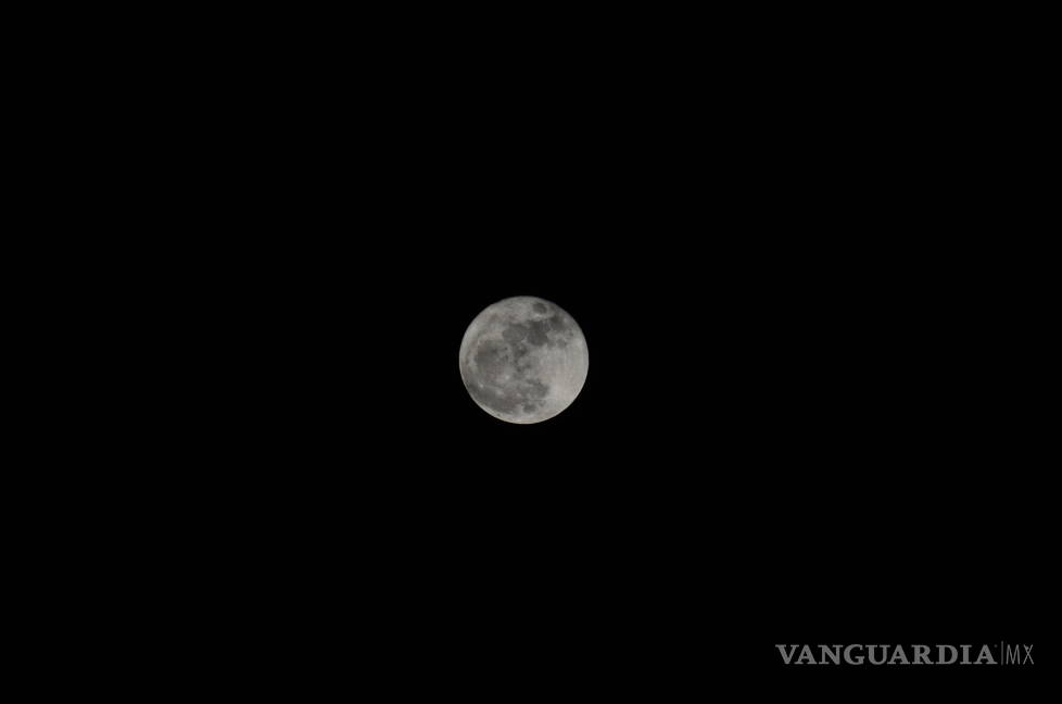 $!Así se vio la Súper Luna en Saltillo (Fotos)