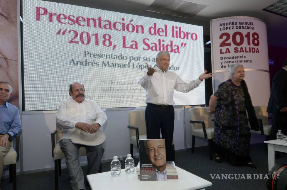 $!Presenta AMLO libro en Saltillo; cuestiona regreso de Humberto Moreira a la política
