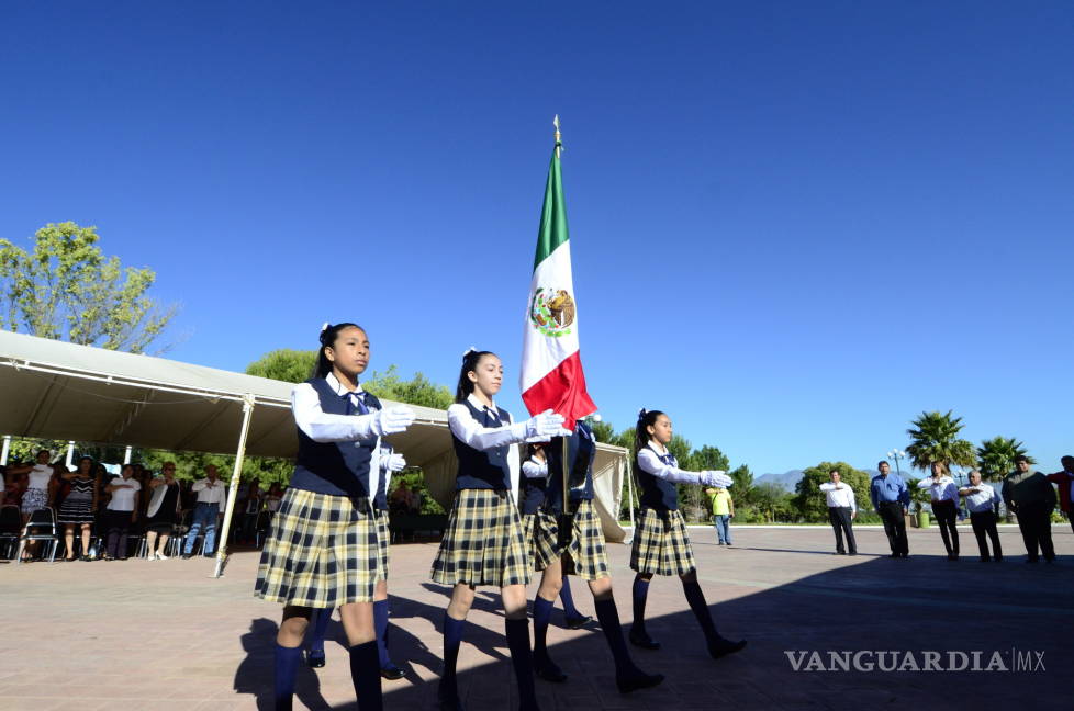 $!Inicia concurso cívico en Saltillo; participan mil 200 alumnos de Coahuila