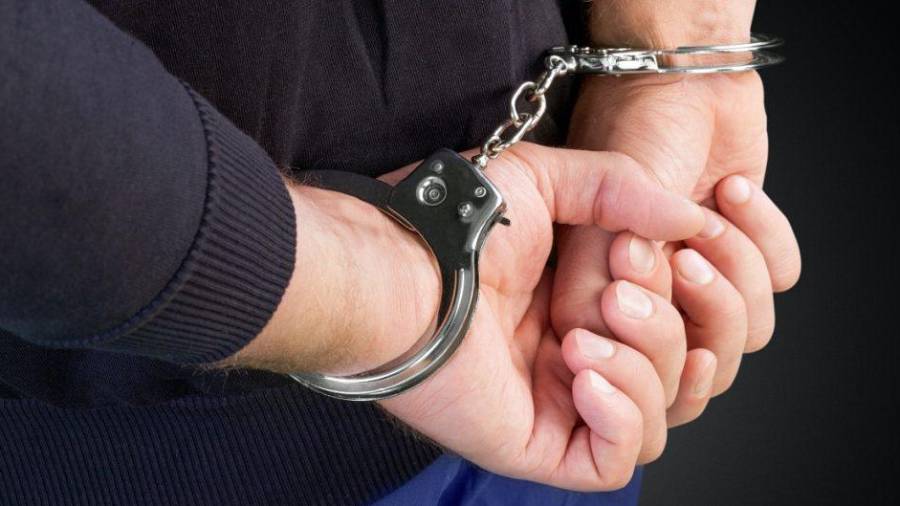 El detenido fue puesto a disposición de un juez de control para la audiencia inicial.