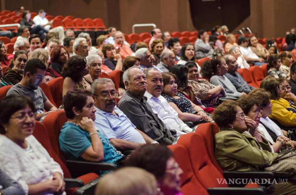 $!Celebran 40 años de ponerle ritmo al amor