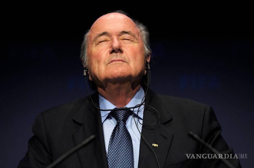 FIFA promete cooperar con fiscalía suiza en investigación a Blatter