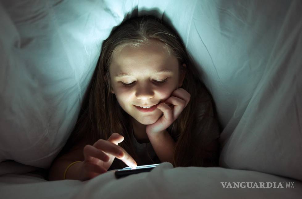 $!El ‘vamping’, es decir, utilizar las nuevas tecnologías antes de dormir, tiene efectos negativos para la salud. Foto cedida