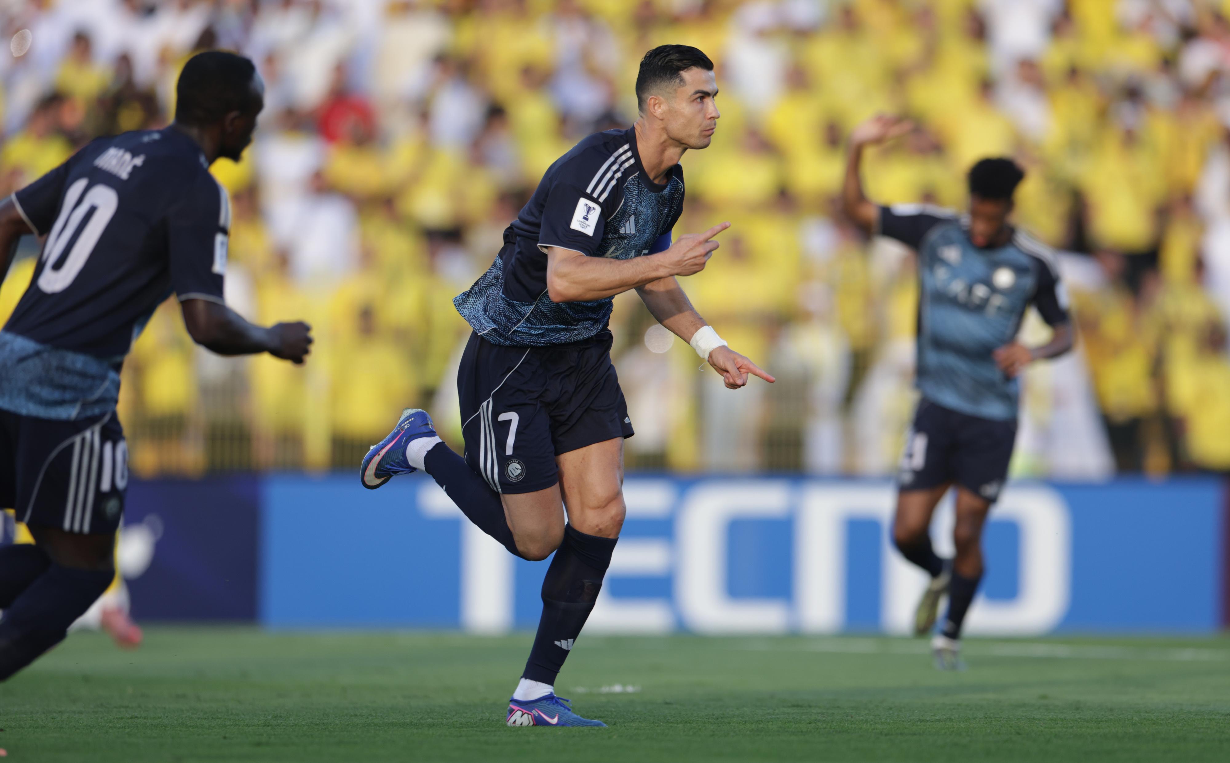 Cristiano Ronaldo se acerca más a los mil goles y guía a su equipo a semifinales en la Champions de Asia