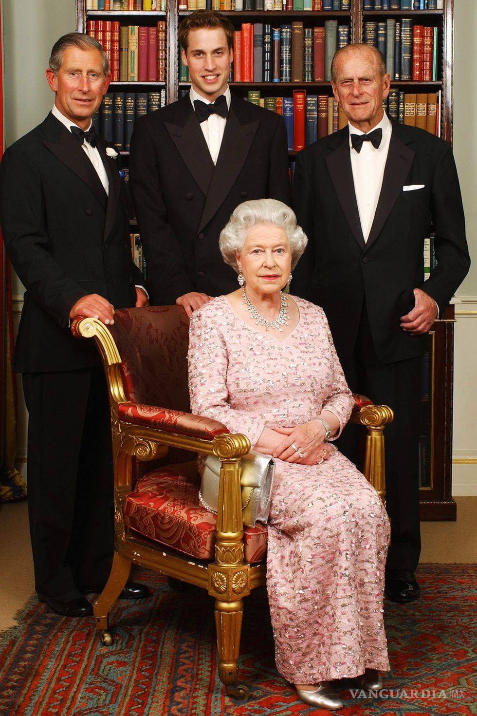 $!La vida de la Reina Isabel II en 20 icónicas fotografías