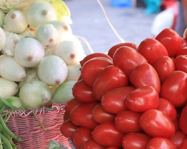 El INEGI reportó que el costo de la canasta básica alimentaria aumentó 4.9% anual en el ámbito rural y 5.5% en el urbano.