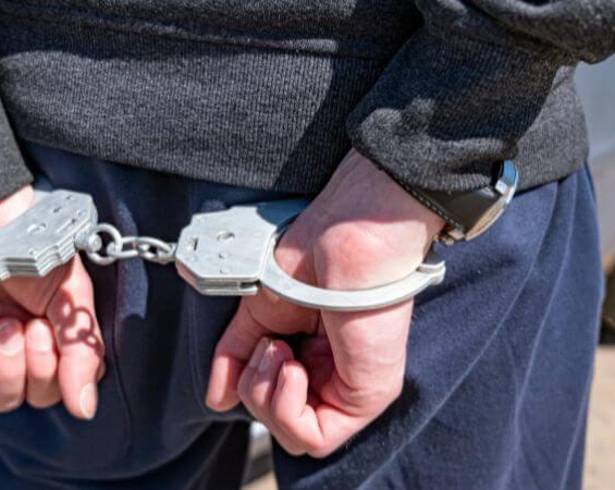 Las personas detenidas fueron puestas a disposición de las instancias correspondientes por faltas administrativas detectadas durante los recorridos realizados en distintos puntos del sector intervenido.