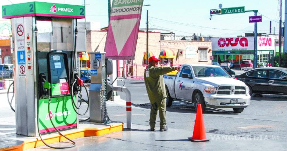 Piden PRI y PAN solución al desabasto de gasolina