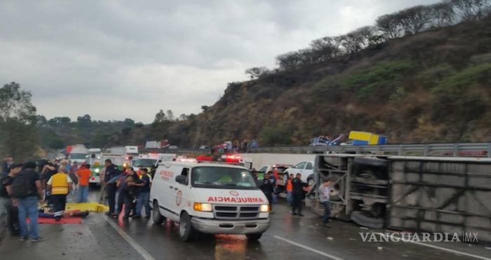 $!Guns N' Roses lamenta accidente de autobús con fans de la banda