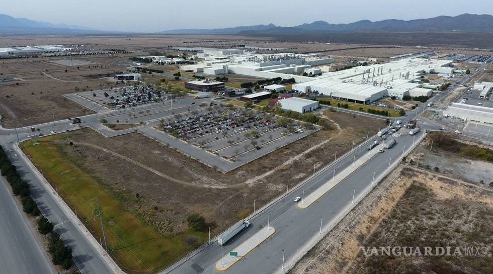 Invita Fiat Chrysler a alumnos de la UAdeC a hacer prácticas profesionales en sus instalaciones