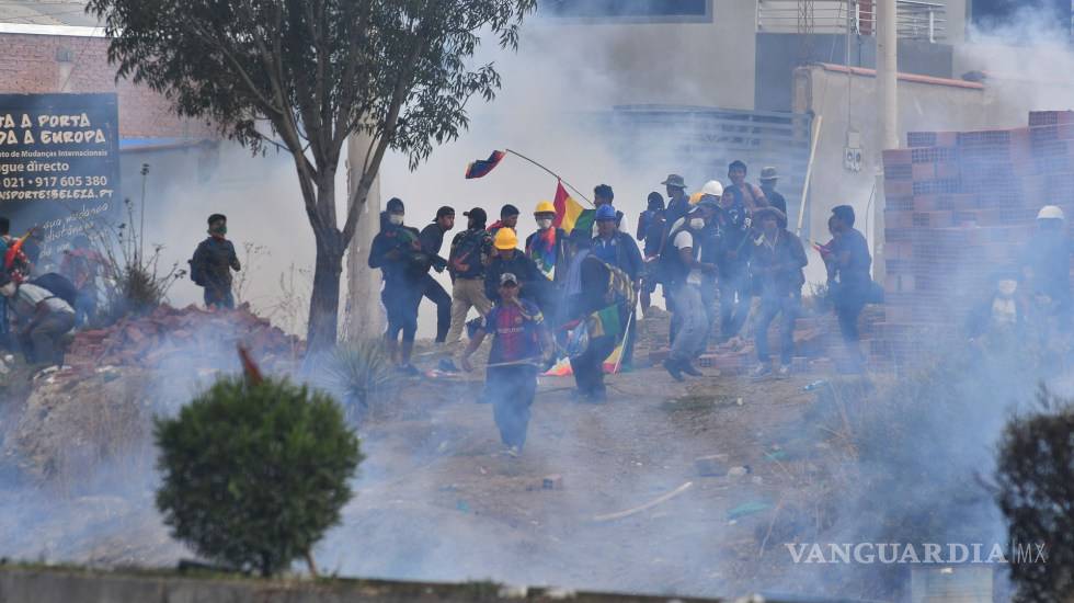 $!Suman 7 muertos por enfrentamientos entre policía y ciudadanos en Bolivia