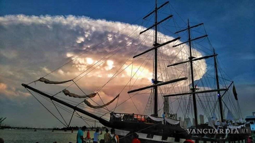 $!Impresionante nube sorprende a Colombia; la bautizan ‘Día de la Independencia’