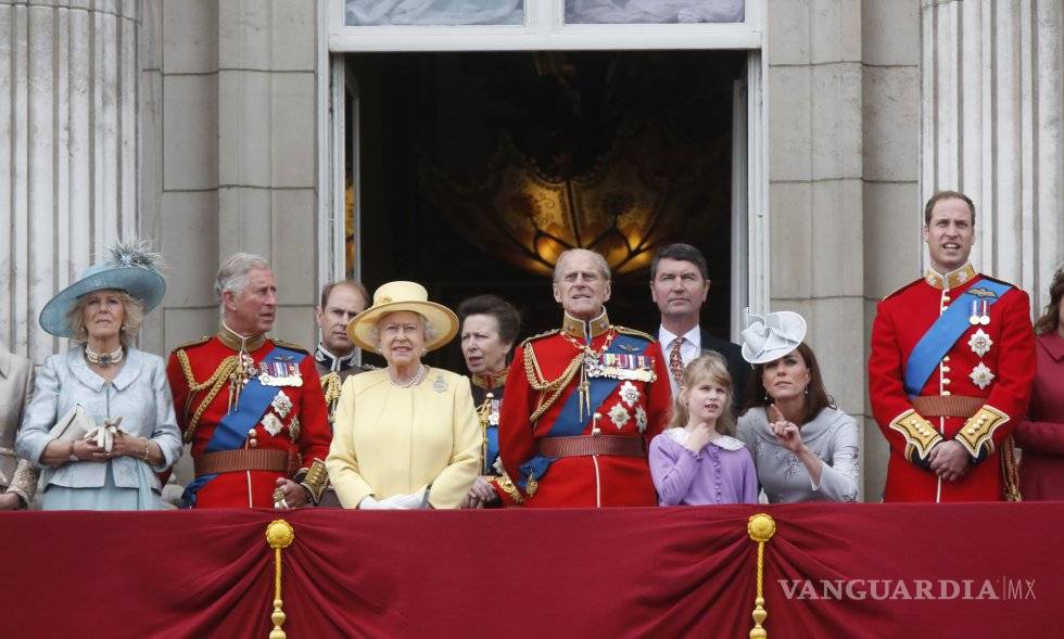 $!¡Un año más! La Reina Isabel II y Felipe de Edimburgo celebran 73 años de matrimonio