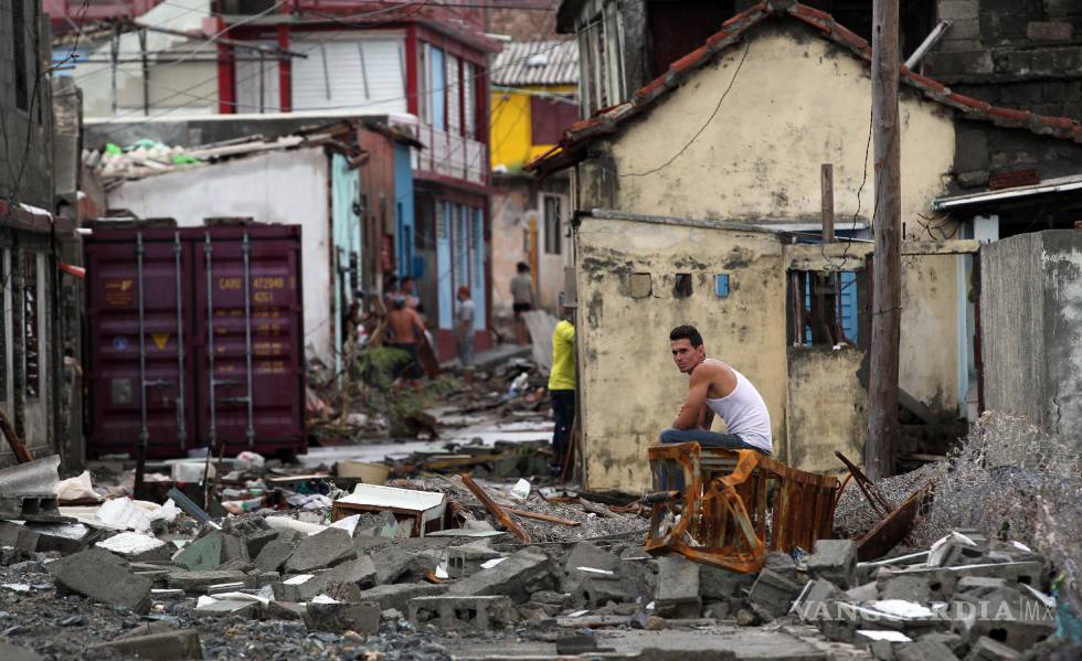 $!Cuba utiliza técnica mexicana para casas dañadas por el huracán Matthew
