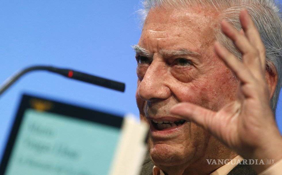 $!Me da vergüenza opinión de Vargas Llosa: esposa de AMLO