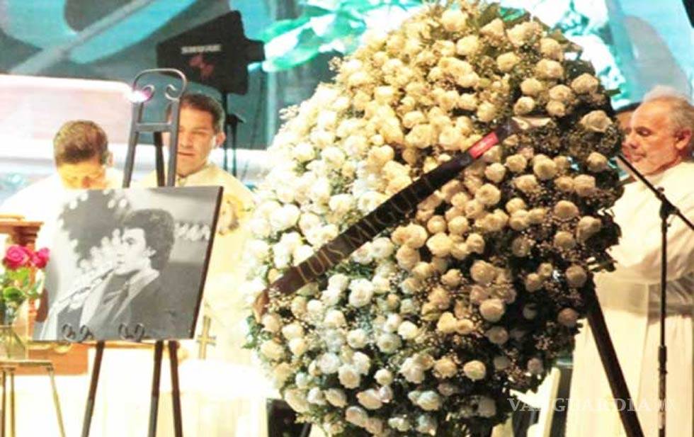 $!Luis Miguel le mandó cientos de flores a José José