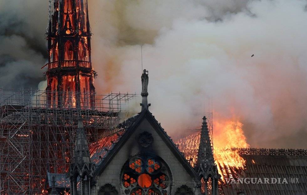 Apple promete donar dinero para la reconstrucción de Notre Dame