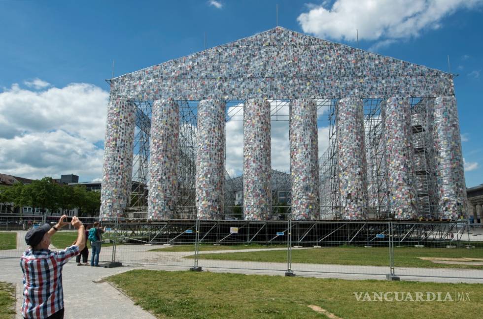 $!“The Parthenon of Books” de Marta Minujín se exhibe en Alemania