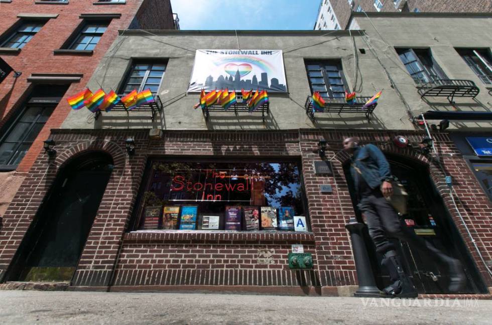 Declara Obama monumento nacional al bar gay “Stonewall Inn”