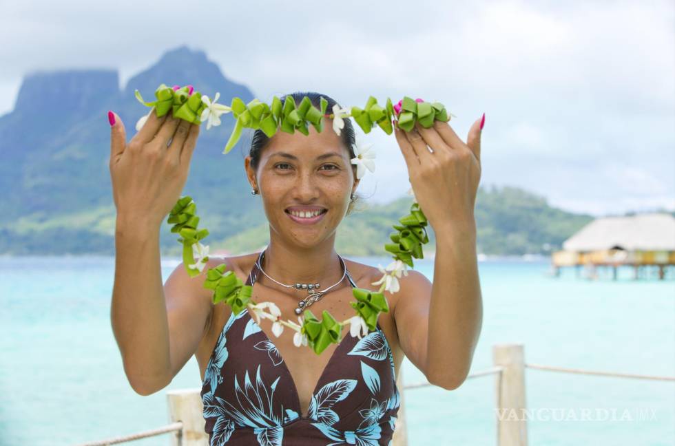 $!Collar de bienvenida en Bora Bora, Polinesia Francesa. Foto: Grégoire Le Bacon/Open Comunicación.
