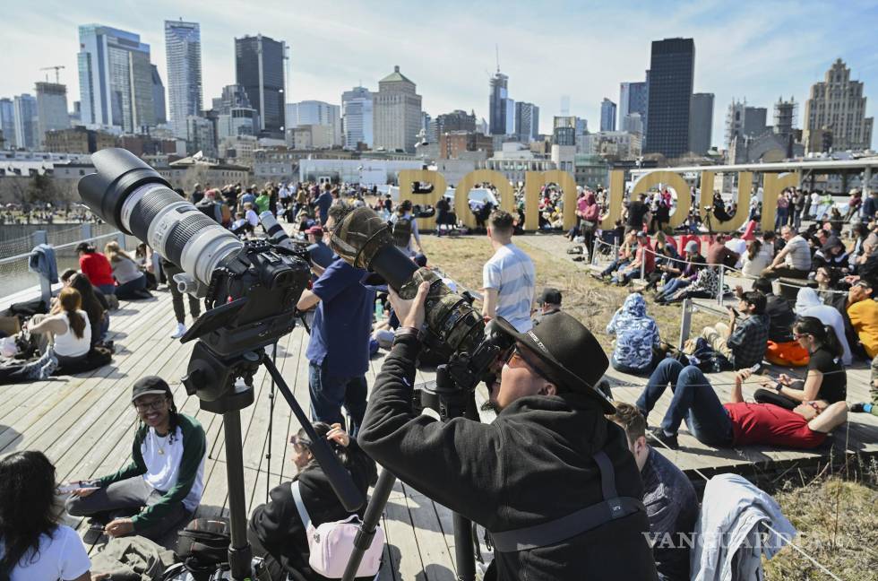 Convierten en una fiesta observación del eclipse en ciudades de Estados Unidos y Canadá