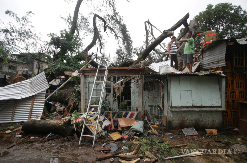 $!Suman 13 muertos en Filipinas por tifón 'Koppu'