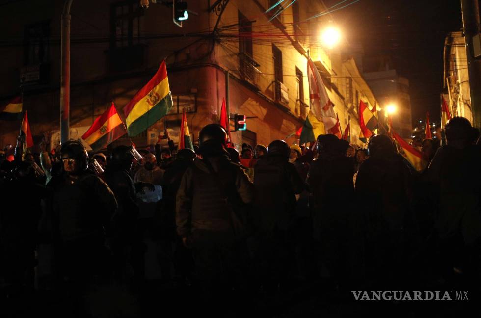 $!Crisis en Bolivia: Renuncian gobernador y alcaldes por conflicto