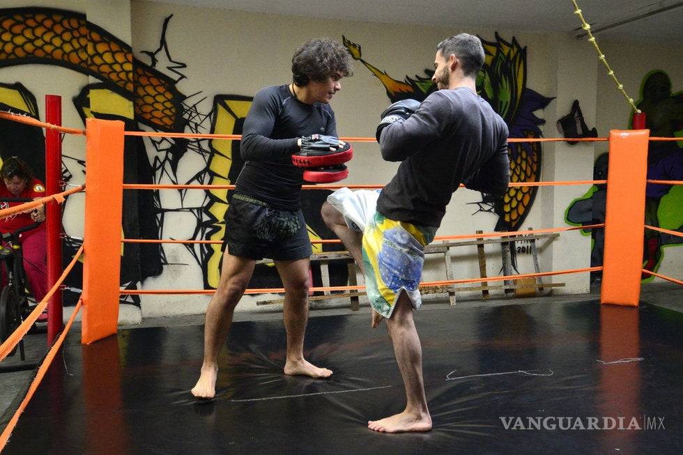 Experto en artes marciales mixtas en Saltillo, aconseja a mujeres para salir de una situación de peligro