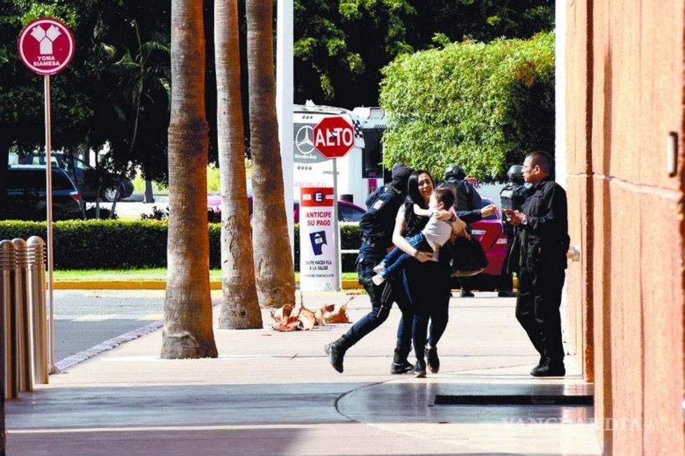 $!'Agradecemos a AMLO por liberación de Ovidio'... Cártel de Sinaloa ofrece disculpas al pueblo de Culiacán por balaceras