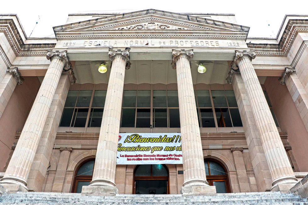 Celebra Benemérita Escuela Normal De Coahuila 127 Años Formando Maestros 0946