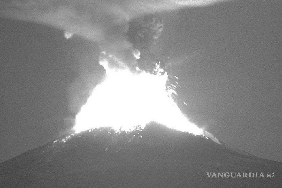 $!Popocatépetl muestra su furia (Galería)